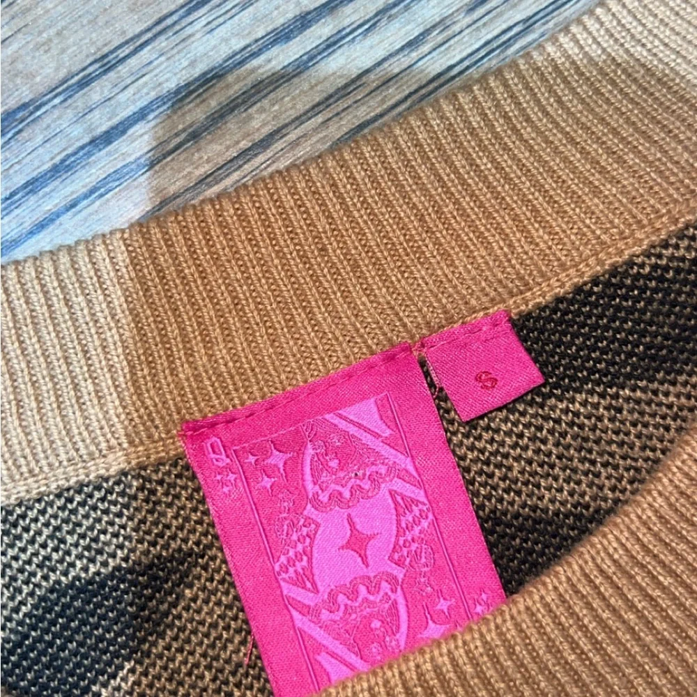 QUEEN OF SPARKLES Tiger Print Blouse in Black and Tan - Picture 5 of 5